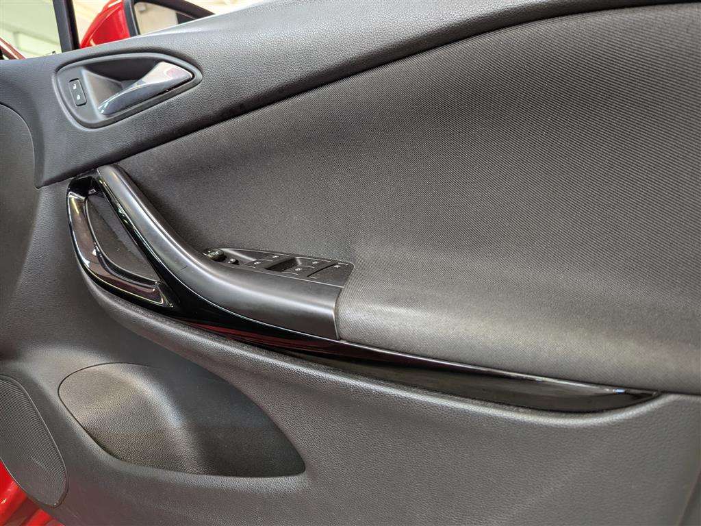 <p>2015 VAUXHALL ASTRA SRI NAV CDTI S/S</p>