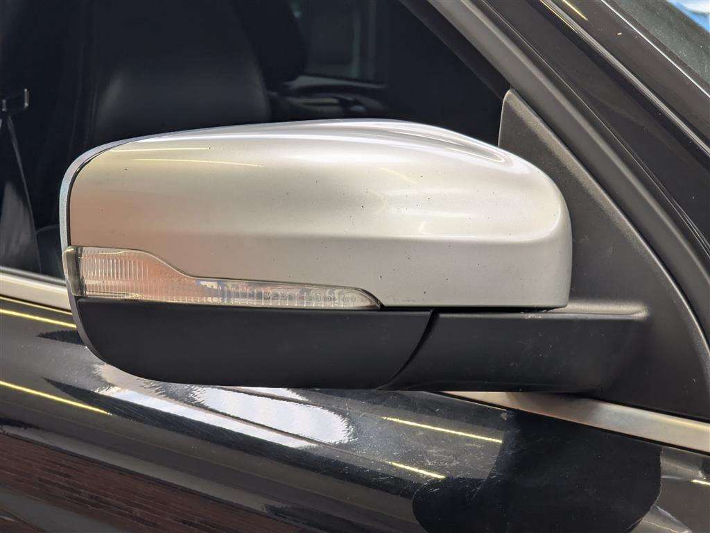 <p>2015 VOLVO XC60 R-DESIGN NAV D4 AUTO</p>