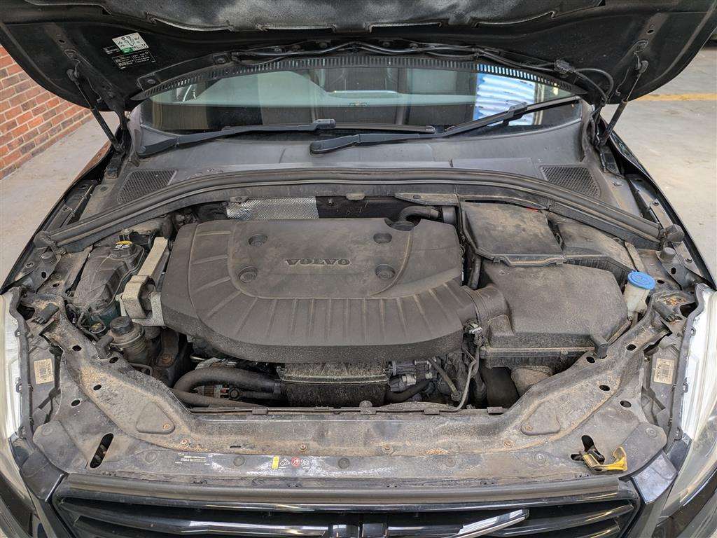 <p>2015 VOLVO XC60 R-DESIGN NAV D4 AUTO</p>