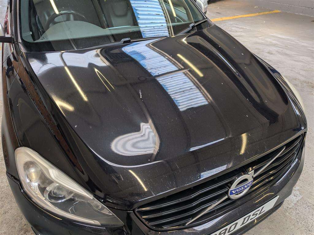 <p>2015 VOLVO XC60 R-DESIGN NAV D4 AUTO</p>