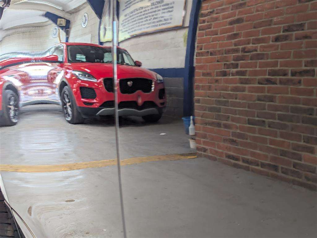 <p>2015 VOLVO XC60 R-DESIGN NAV D4 AUTO</p>