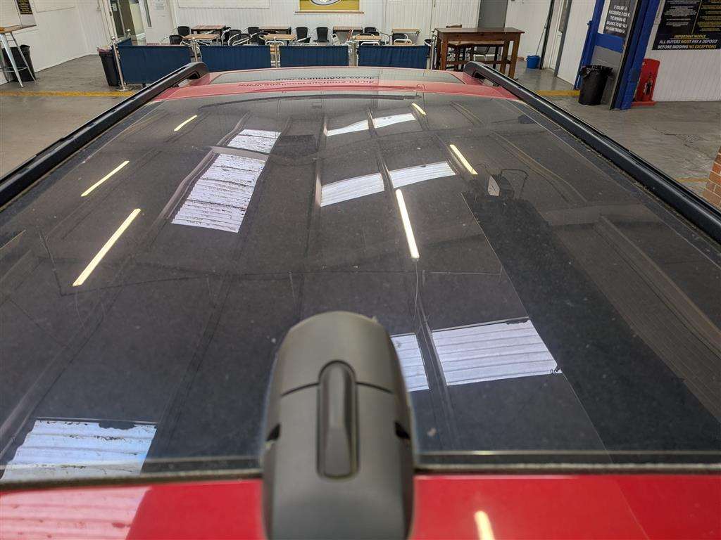 <p>2015 LAND ROVER DISCOVERY HSE SDV6 AUTO</p>