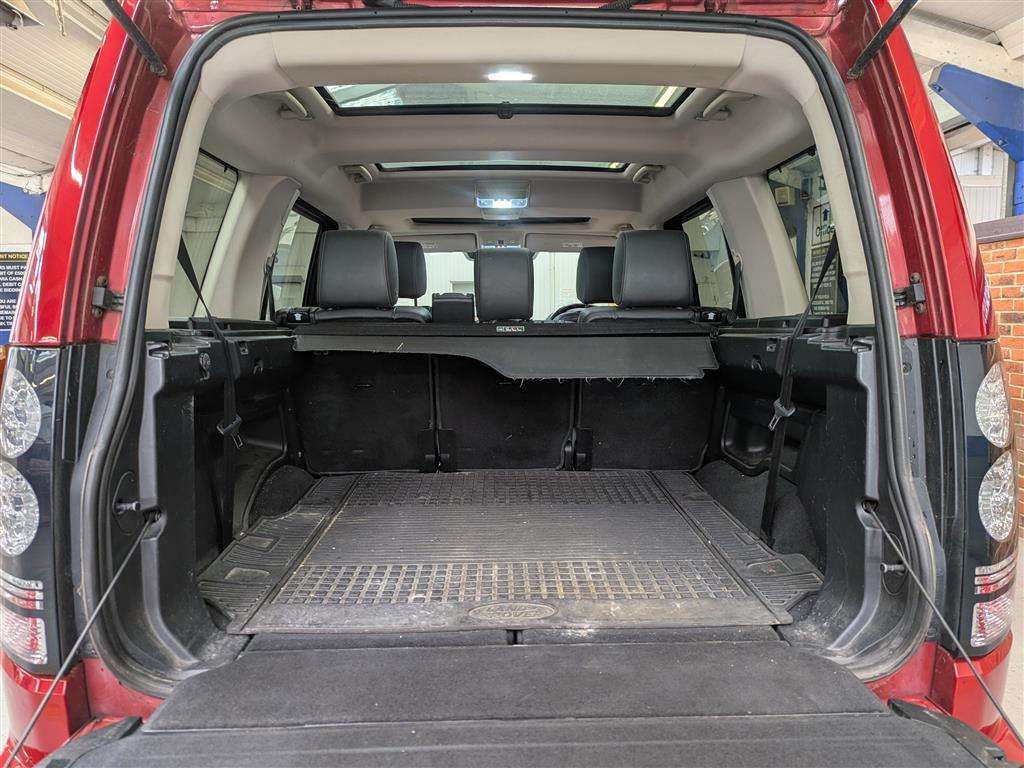 <p>2015 LAND ROVER DISCOVERY HSE SDV6 AUTO</p>