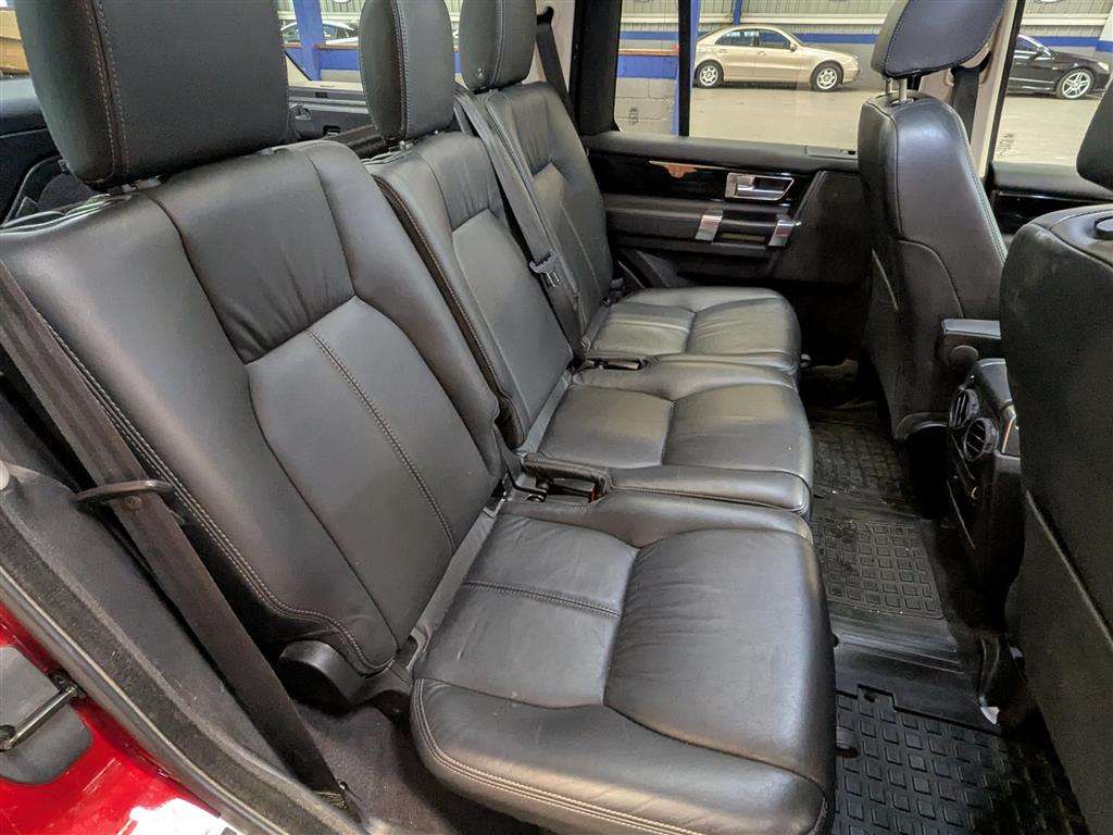 <p>2015 LAND ROVER DISCOVERY HSE SDV6 AUTO</p>