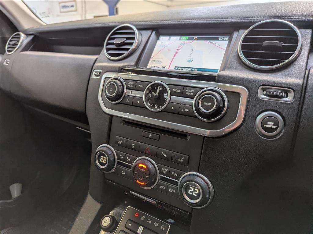 <p>2015 LAND ROVER DISCOVERY HSE SDV6 AUTO</p>