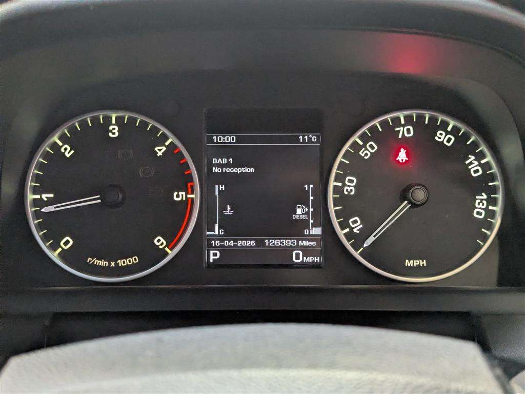 <p>2015 LAND ROVER DISCOVERY HSE SDV6 AUTO</p>