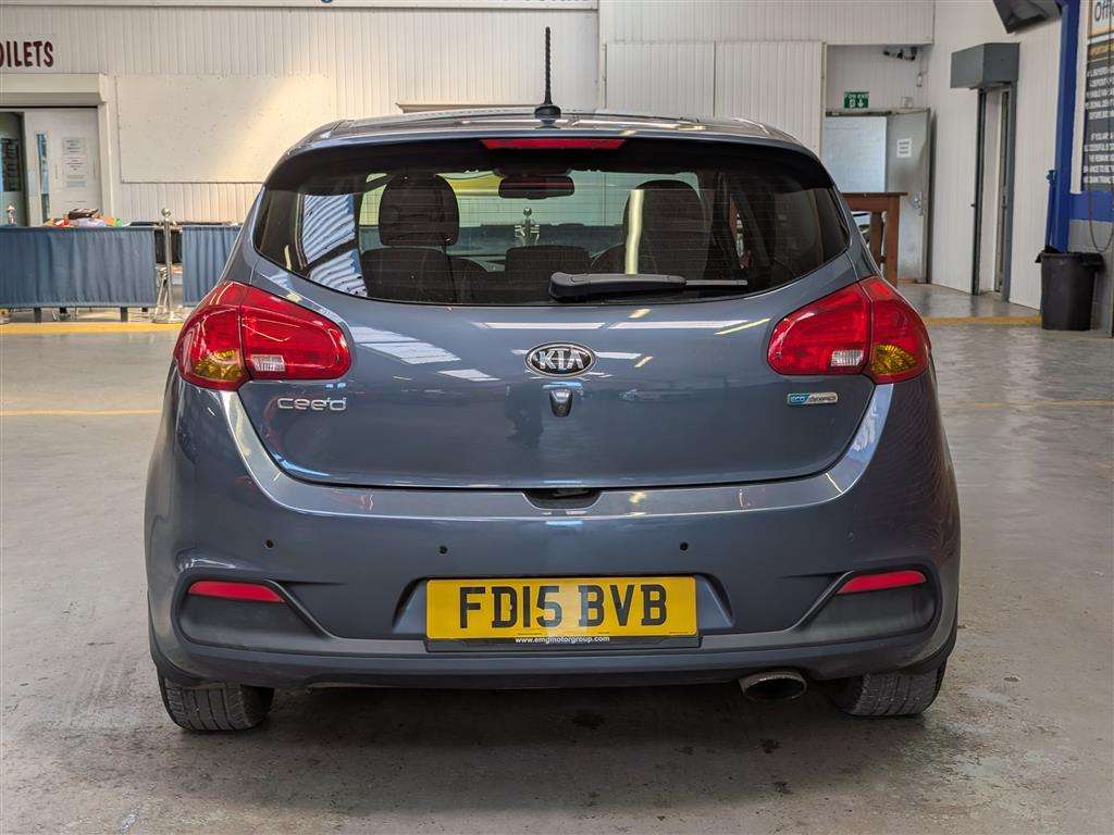 <p>2015 KIA CEED 3 ECODYNAMICS</p>