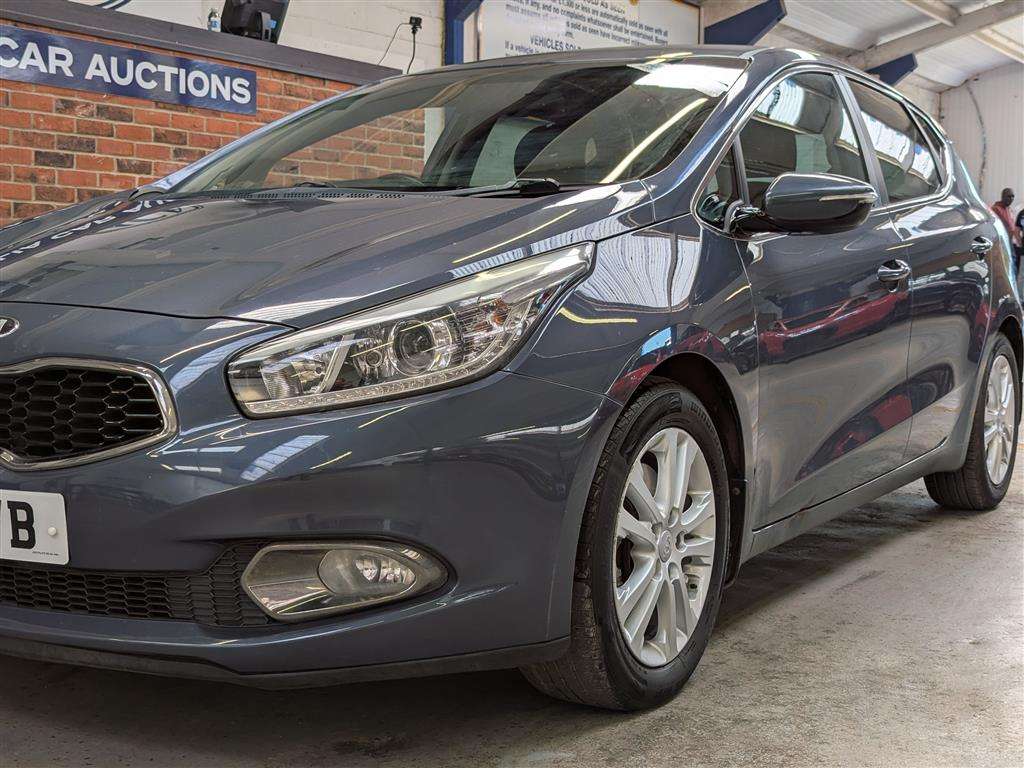 <p>2015 KIA CEED 3 ECODYNAMICS</p>