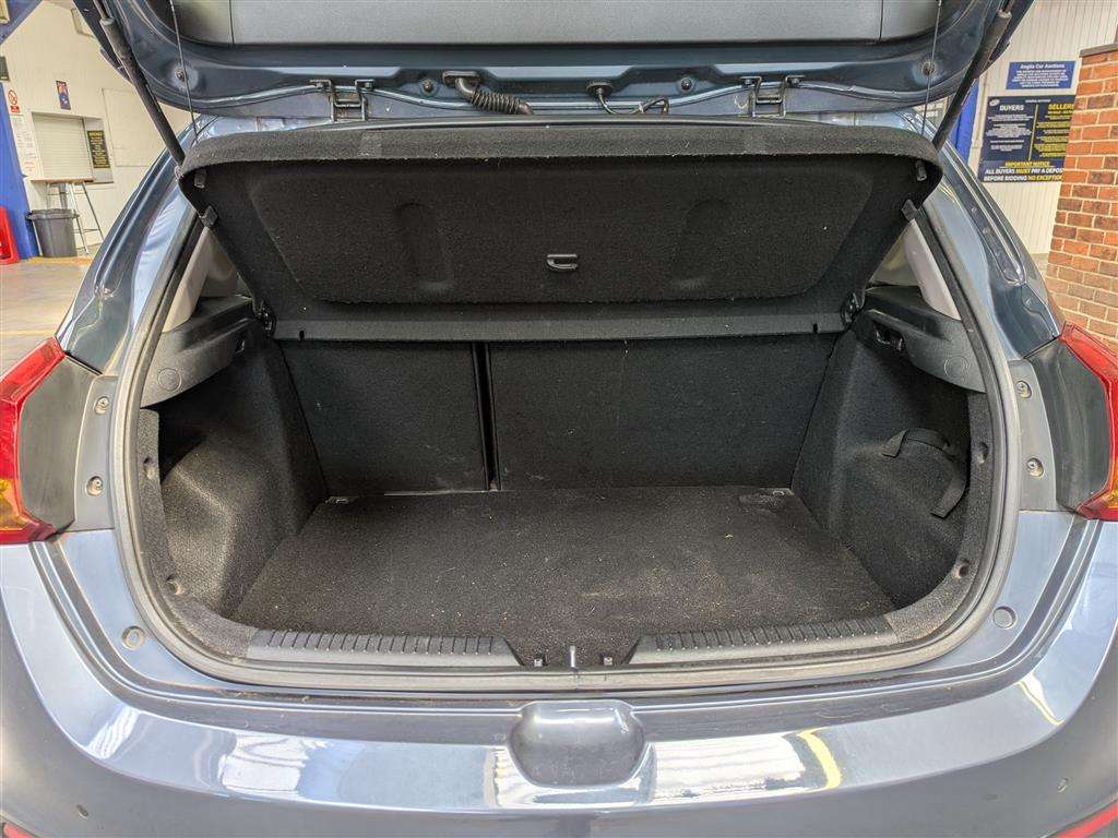 <p>2015 KIA CEED 3 ECODYNAMICS</p>