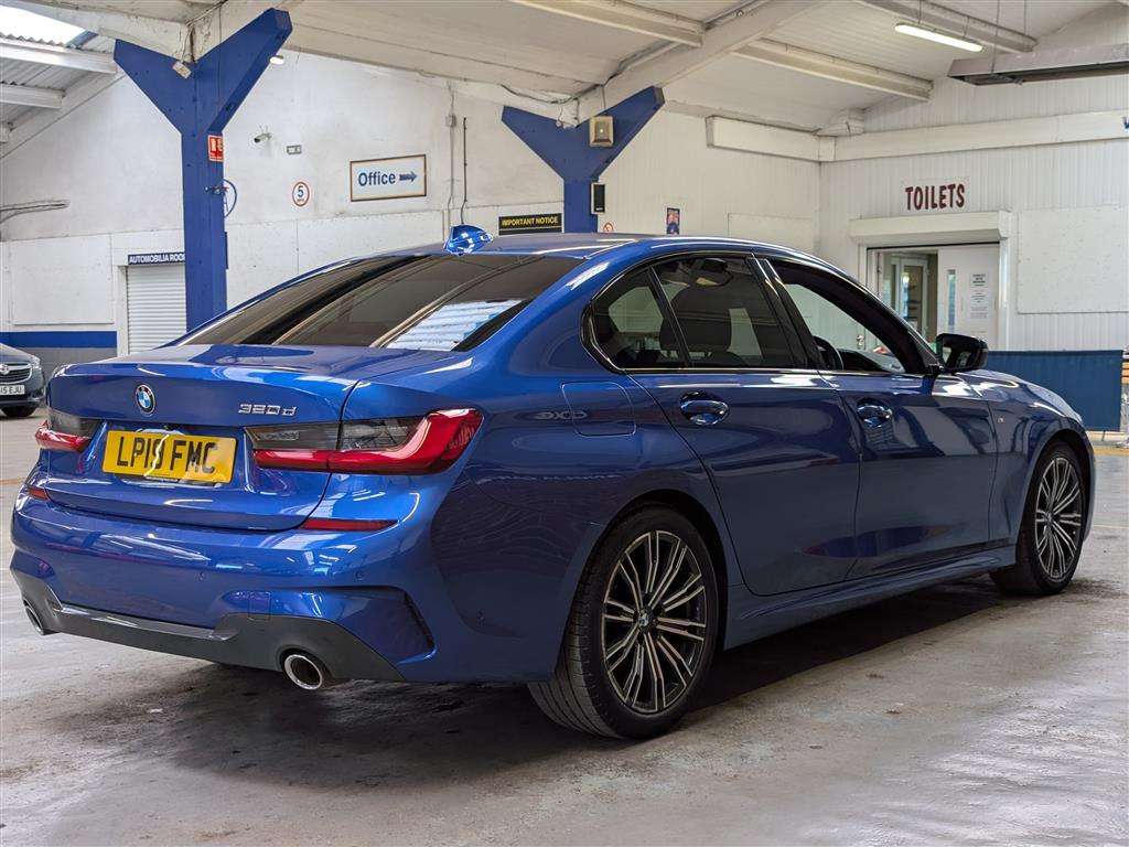 <p>2019 BMW 320D M SPORT AUTO</p>
