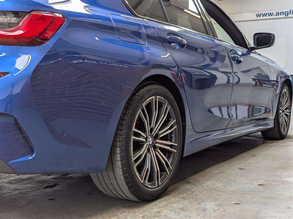 <p>2019 BMW 320D M SPORT AUTO</p>