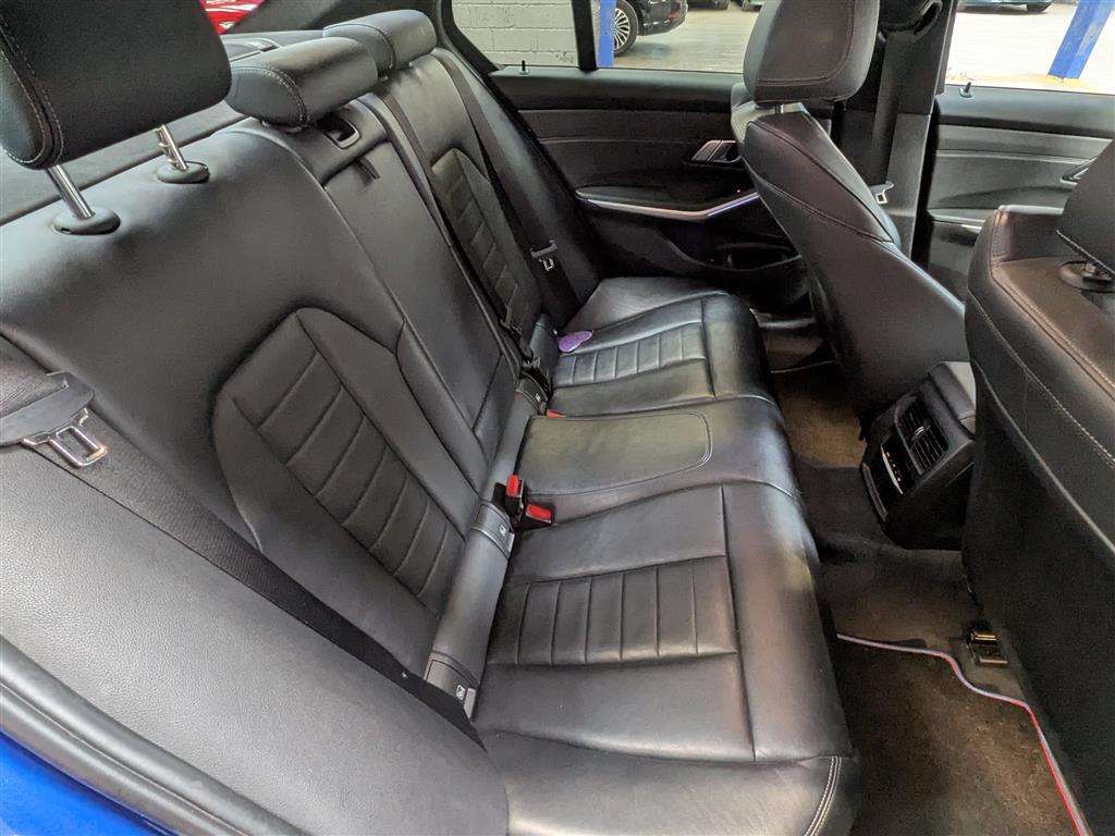 <p>2019 BMW 320D M SPORT AUTO</p>