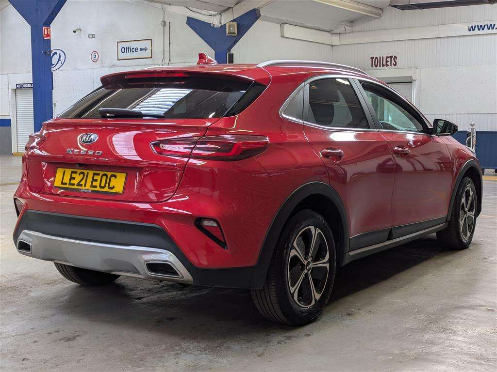 <p>2021 KIA XCEED 3 PHEV S-A</p>