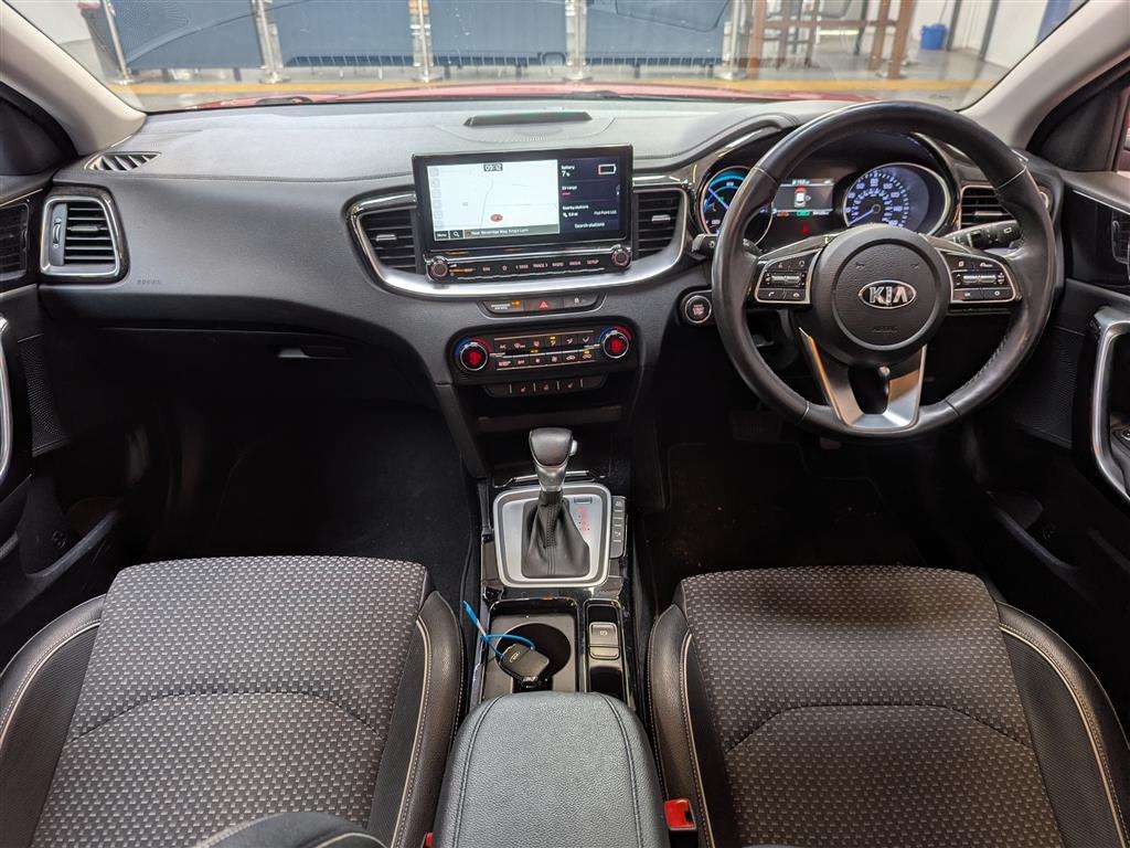 <p>2021 KIA XCEED 3 PHEV S-A</p>