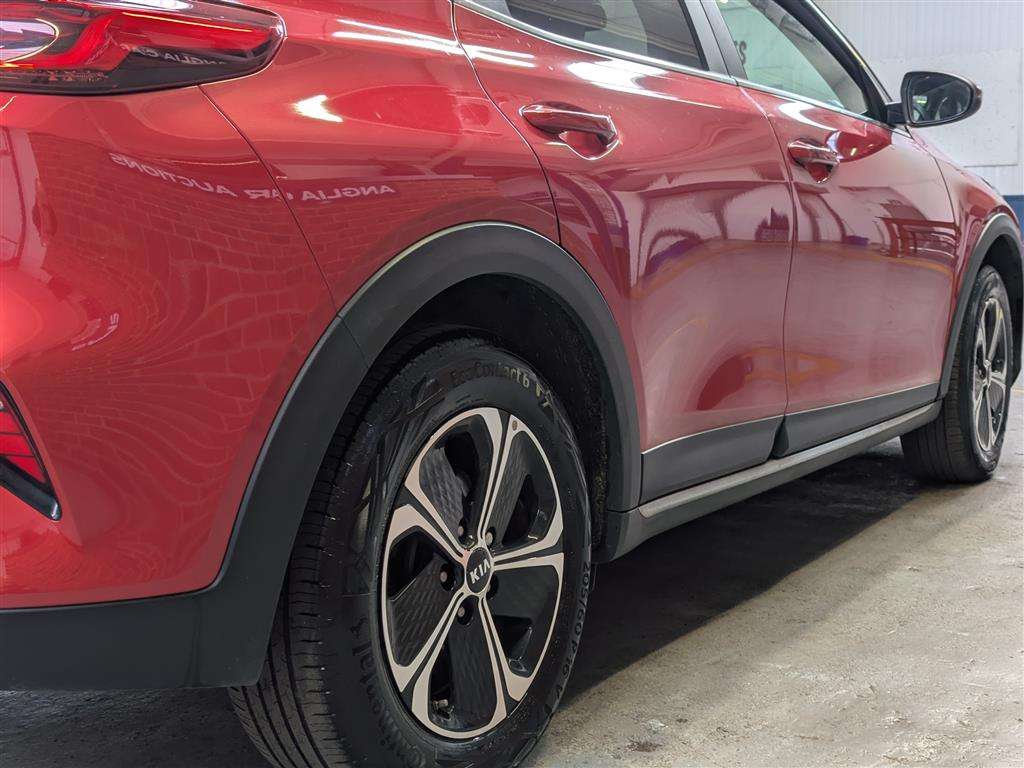 <p>2021 KIA XCEED 3 PHEV S-A</p>