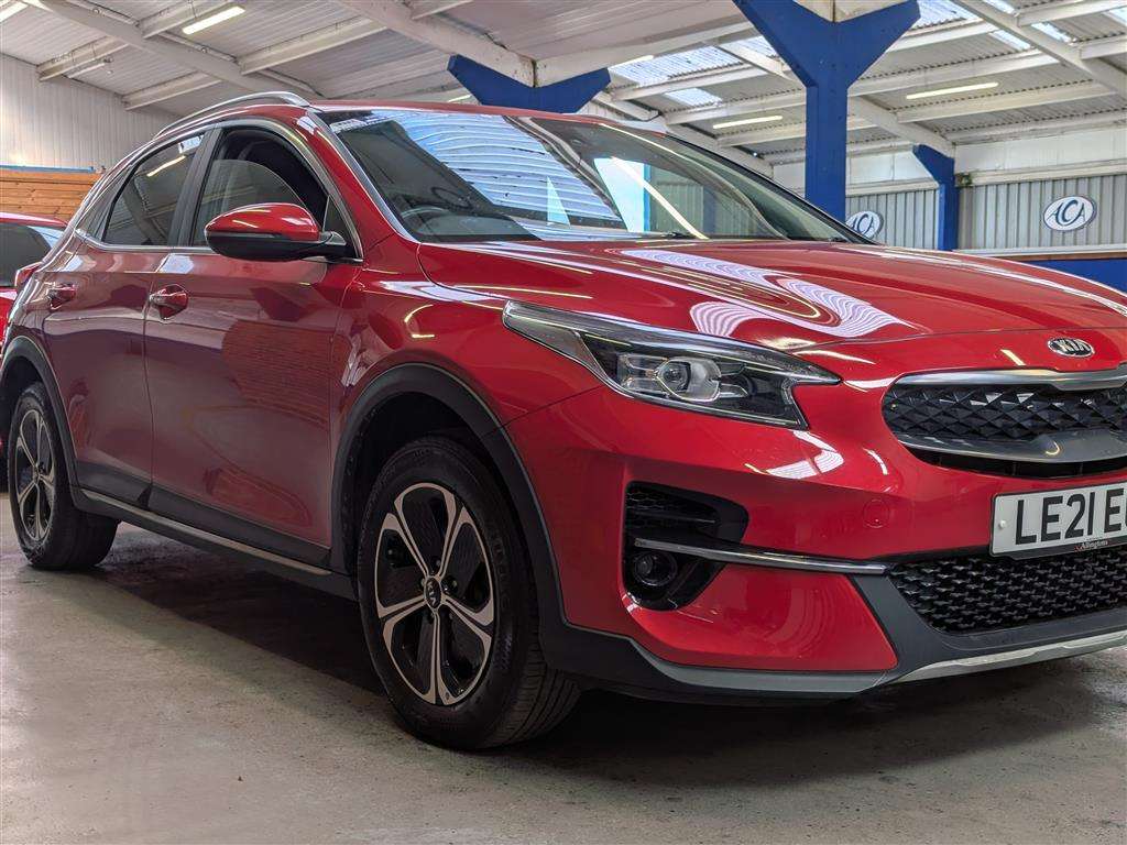 <p>2021 KIA XCEED 3 PHEV S-A</p>