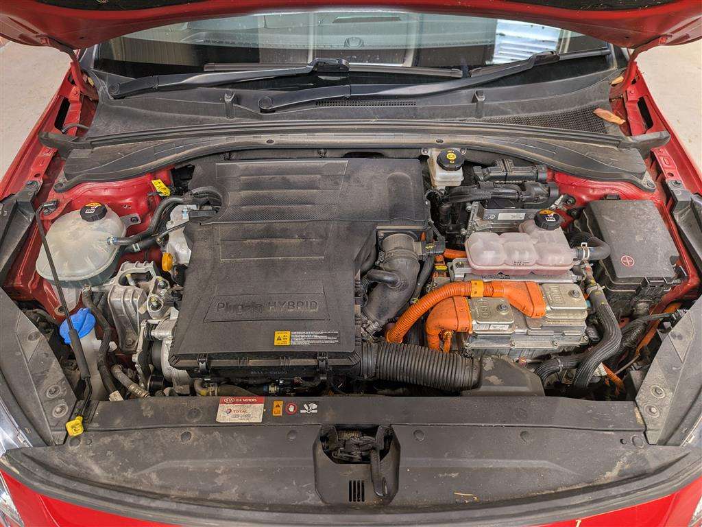 <p>2021 KIA XCEED 3 PHEV S-A</p>