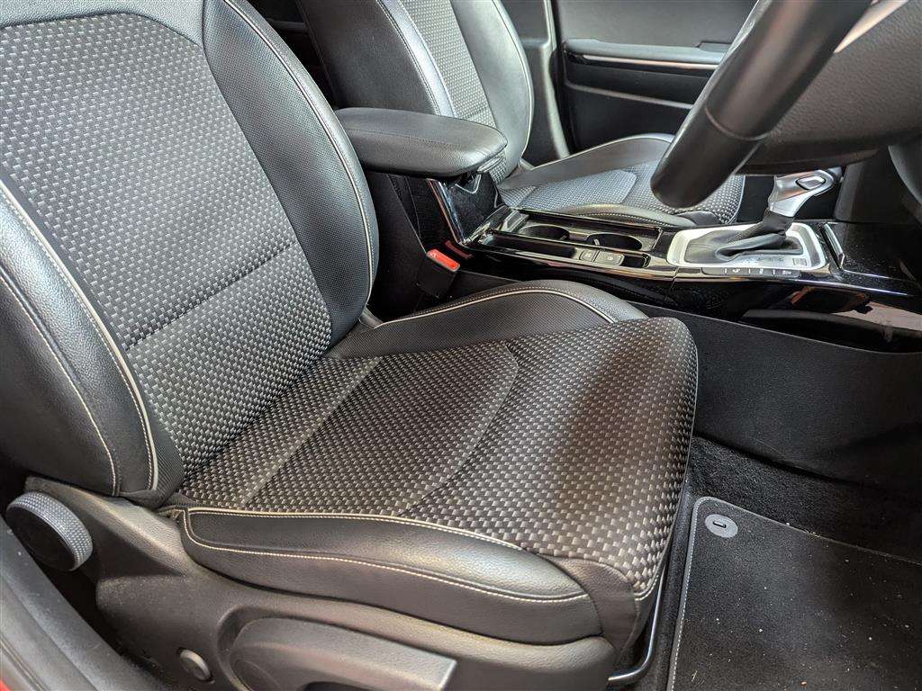 <p>2021 KIA XCEED 3 PHEV S-A</p>