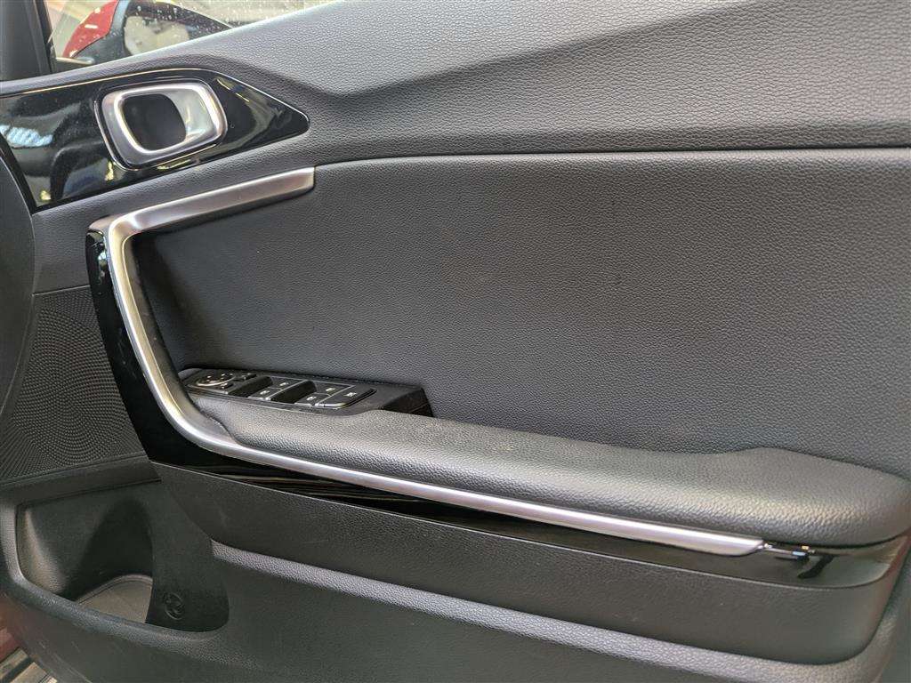 <p>2021 KIA XCEED 3 PHEV S-A</p>