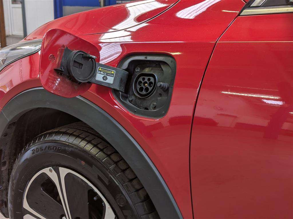 <p>2021 KIA XCEED 3 PHEV S-A</p>