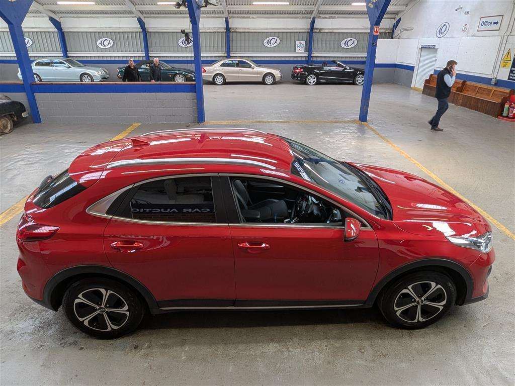 <p>2021 KIA XCEED 3 PHEV S-A</p>