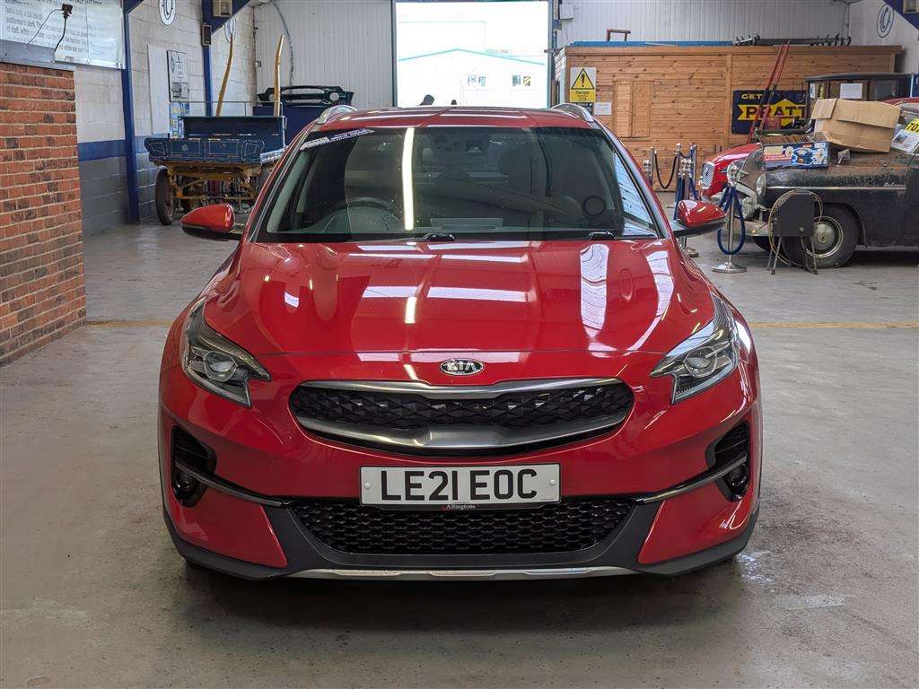 <p>2021 KIA XCEED 3 PHEV S-A</p>