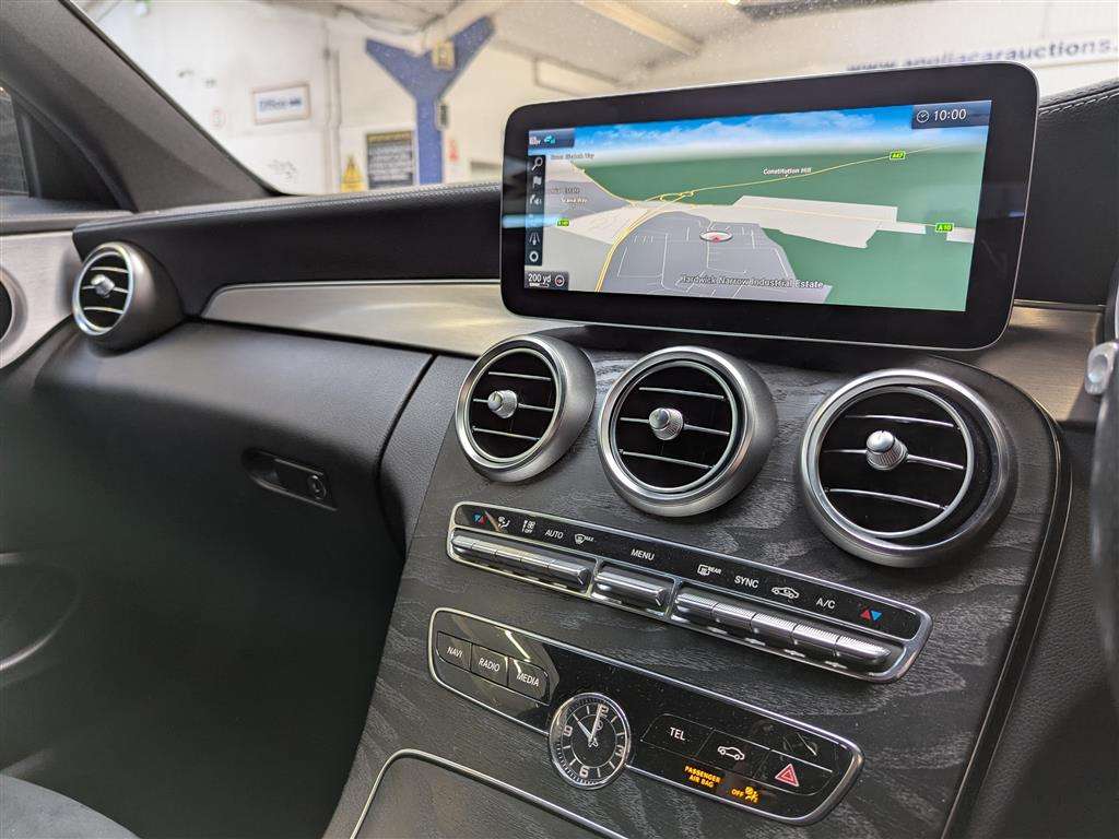 <p>2018 MERCEDES-BENZ C 300 AMG LINE AUTO</p>