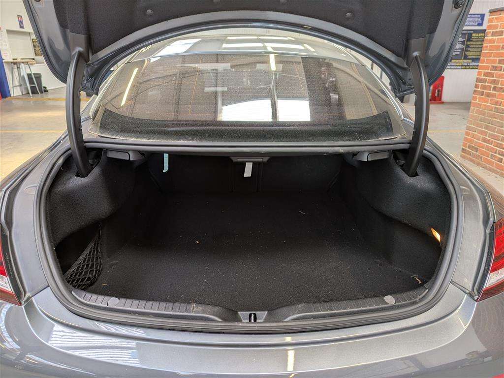 <p>2018 MERCEDES-BENZ C 300 AMG LINE AUTO</p>