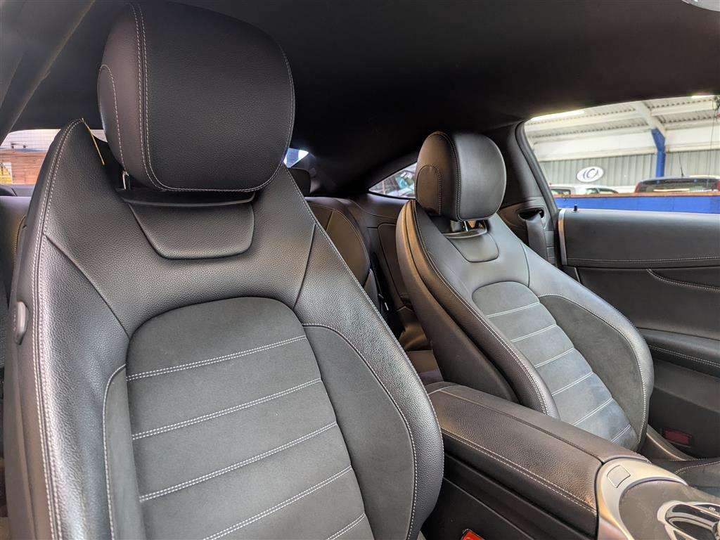 <p>2018 MERCEDES-BENZ C 300 AMG LINE AUTO</p>