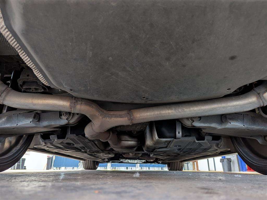 <p>2018 MERCEDES-BENZ C 300 AMG LINE AUTO</p>