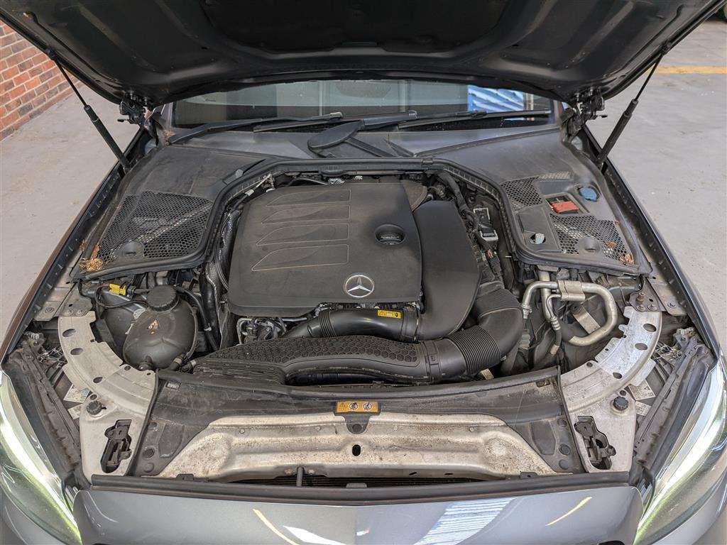 <p>2018 MERCEDES-BENZ C 300 AMG LINE AUTO</p>