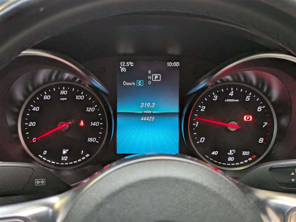 <p>2018 MERCEDES-BENZ C 300 AMG LINE AUTO</p>