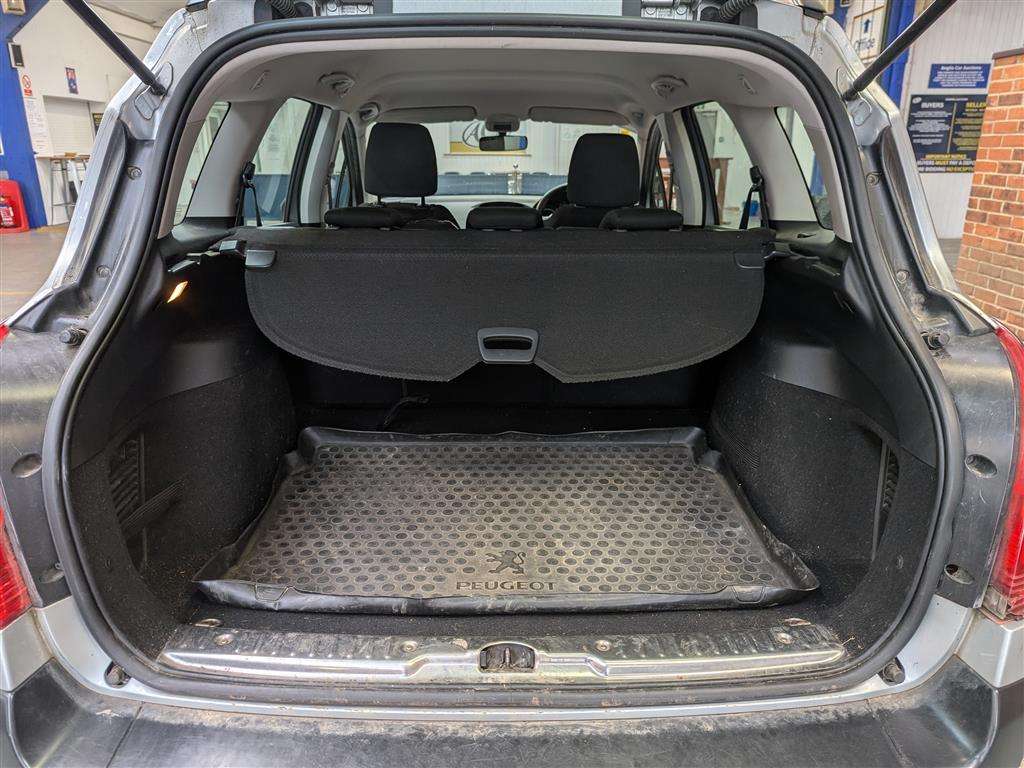 <p>2013 PEUGEOT 308 ACCESS SW HDI</p>