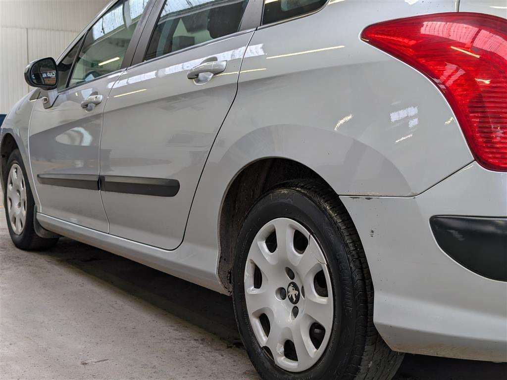 <p>2013 PEUGEOT 308 ACCESS SW HDI</p>