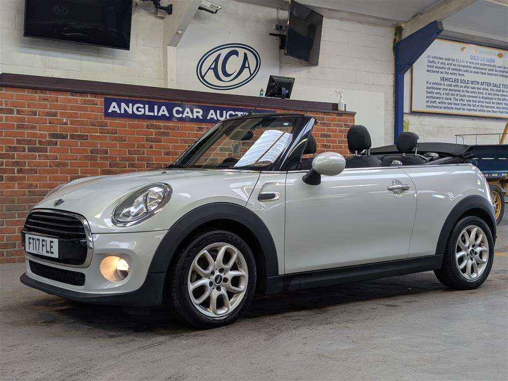<p>2017 MINI COOPER</p>