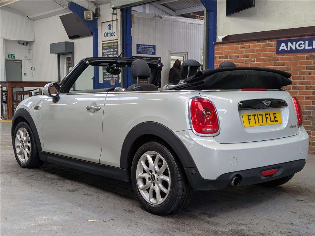 <p>2017 MINI COOPER</p>