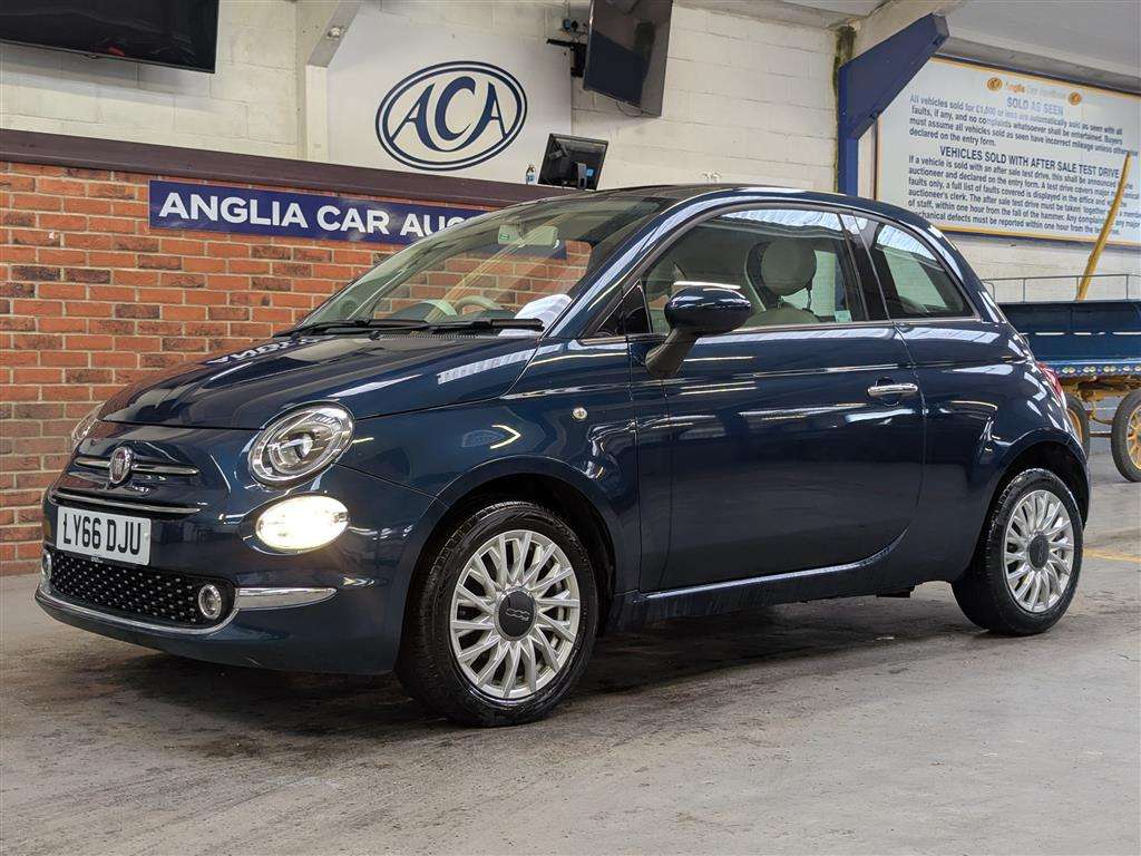 <p>2016 FIAT 500 LOUNGE</p>