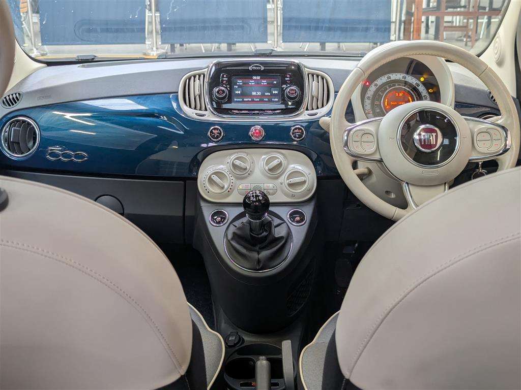 <p>2016 FIAT 500 LOUNGE</p>