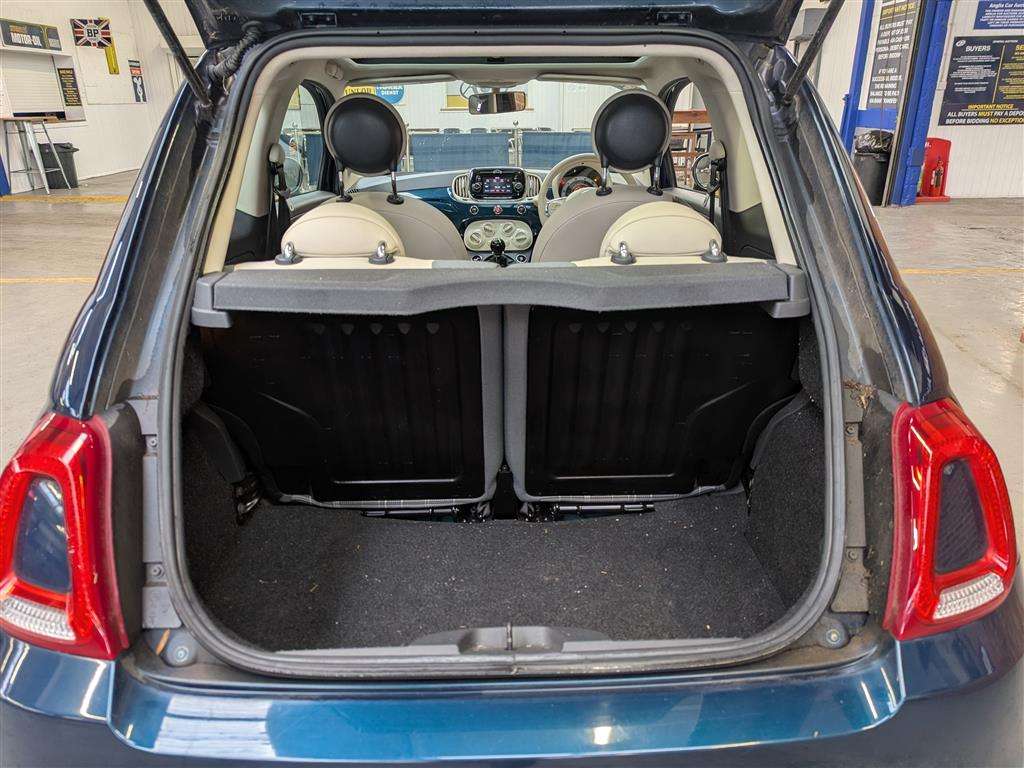 <p>2016 FIAT 500 LOUNGE</p>