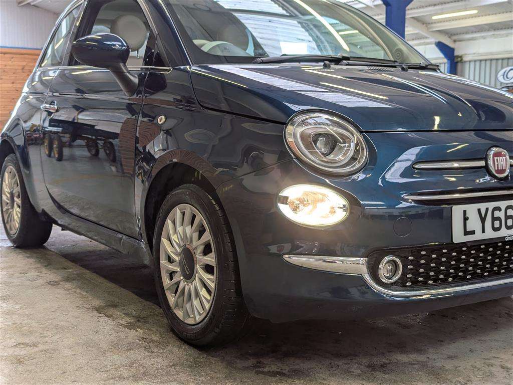 <p>2016 FIAT 500 LOUNGE</p>