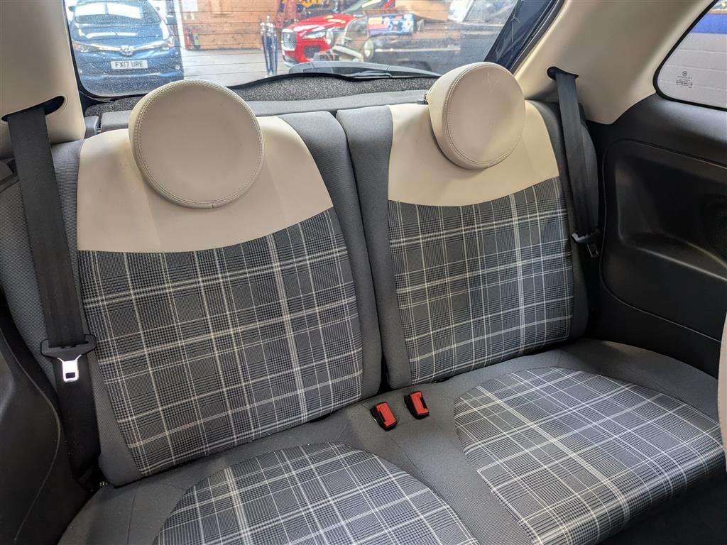 <p>2016 FIAT 500 LOUNGE</p>