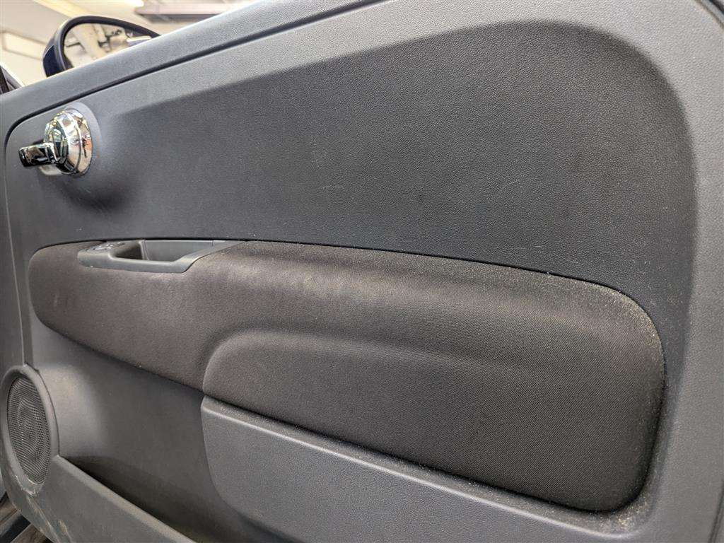 <p>2016 FIAT 500 LOUNGE</p>