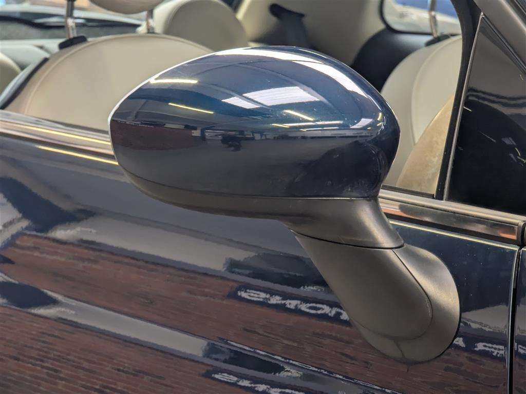 <p>2016 FIAT 500 LOUNGE</p>