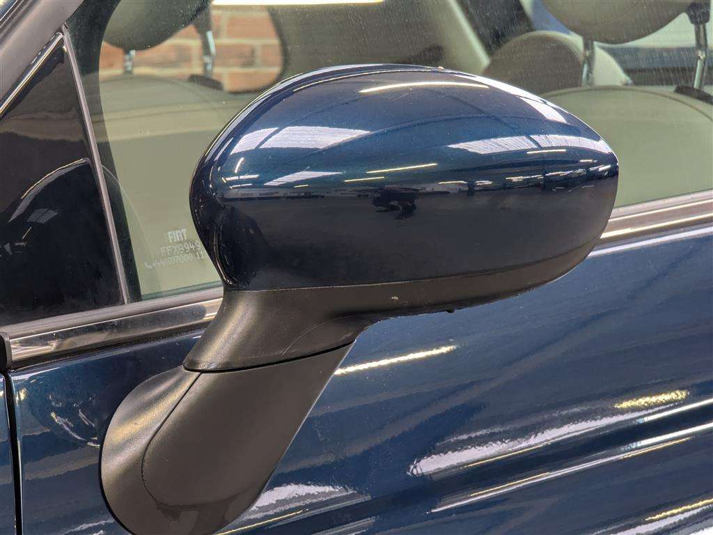 <p>2016 FIAT 500 LOUNGE</p>