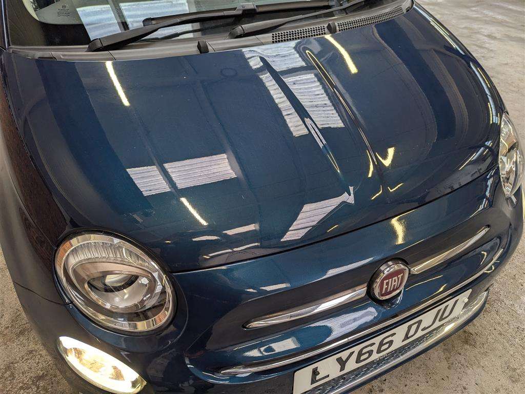 <p>2016 FIAT 500 LOUNGE</p>