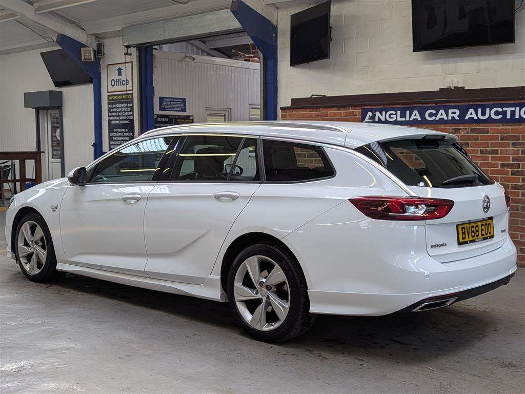 <p>2018 VAUXHALL INSIGNIA SRI VX-LINE NAV</p>
