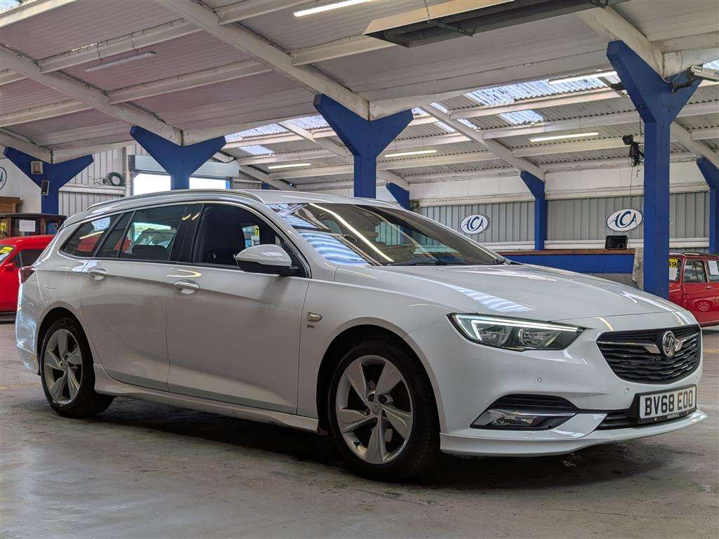 <p>2018 VAUXHALL INSIGNIA SRI VX-LINE NAV</p>