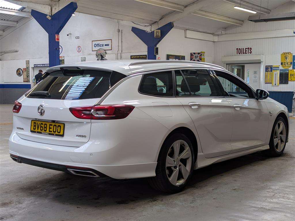 <p>2018 VAUXHALL INSIGNIA SRI VX-LINE NAV</p>
