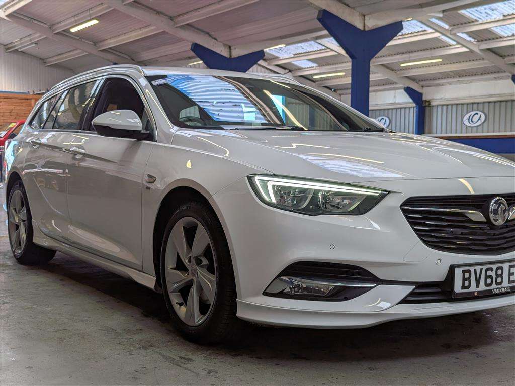 <p>2018 VAUXHALL INSIGNIA SRI VX-LINE NAV</p>