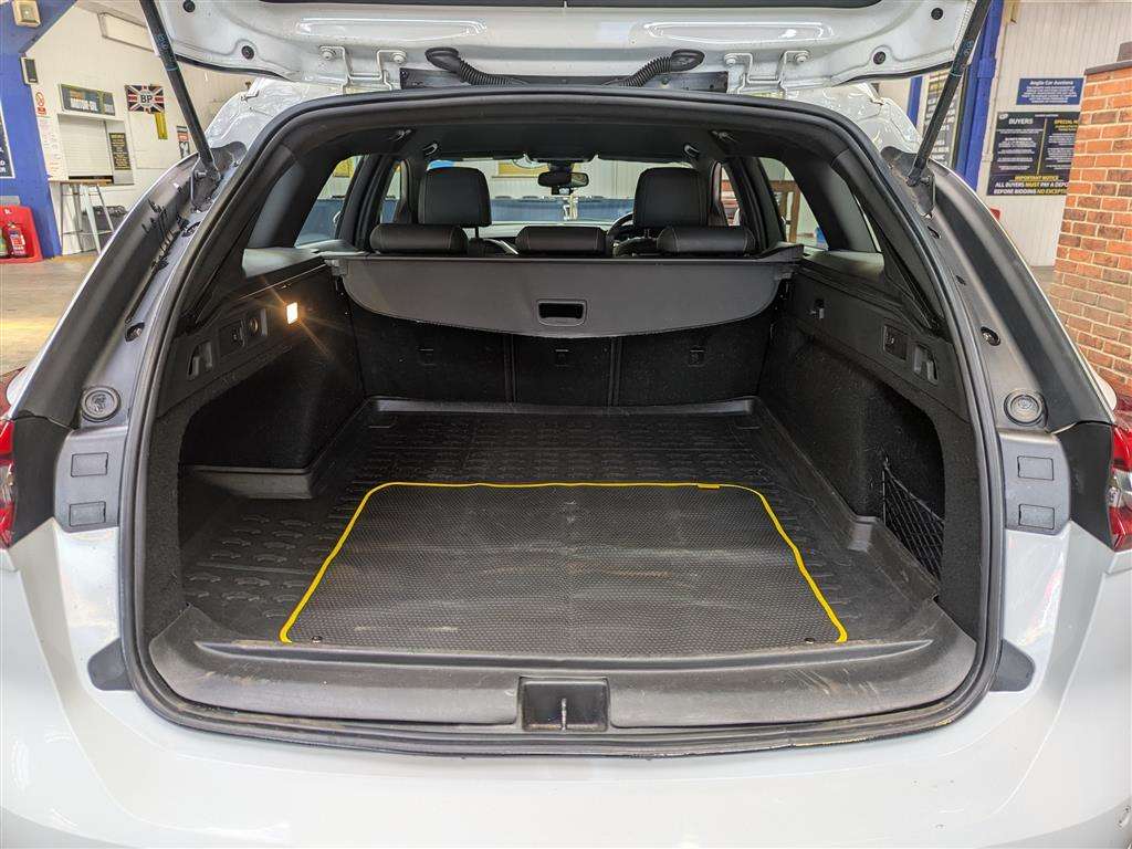 <p>2018 VAUXHALL INSIGNIA SRI VX-LINE NAV</p>